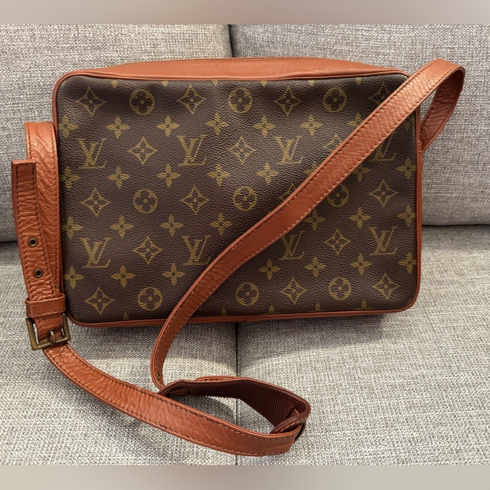 LOUIS VUITTON Sac Bandouliere Shoulder Bag